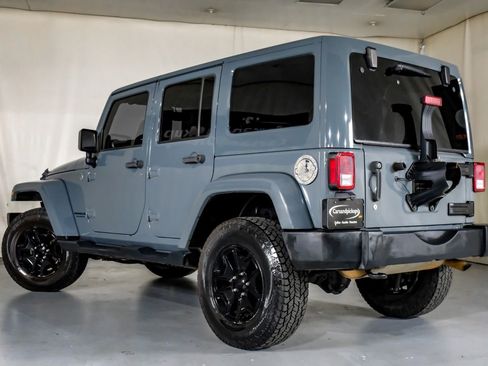 Used 2014 Jeep Wrangler Unlimited Rubicon w/ Connectivity Group AWD/4WD image 10