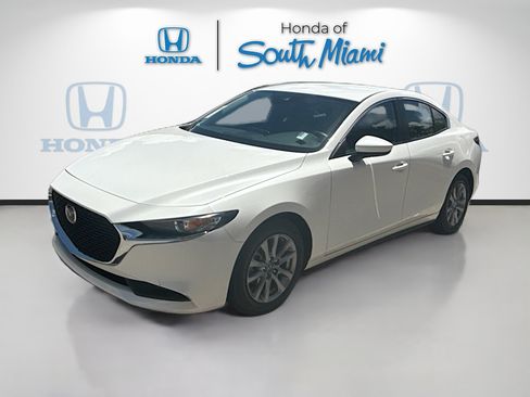 Used 2020 MAZDA MAZDA3 Sedan FWD image 3
