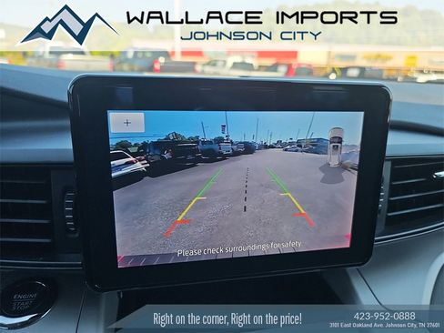 Used 2023 Ford Explorer XLT image 14