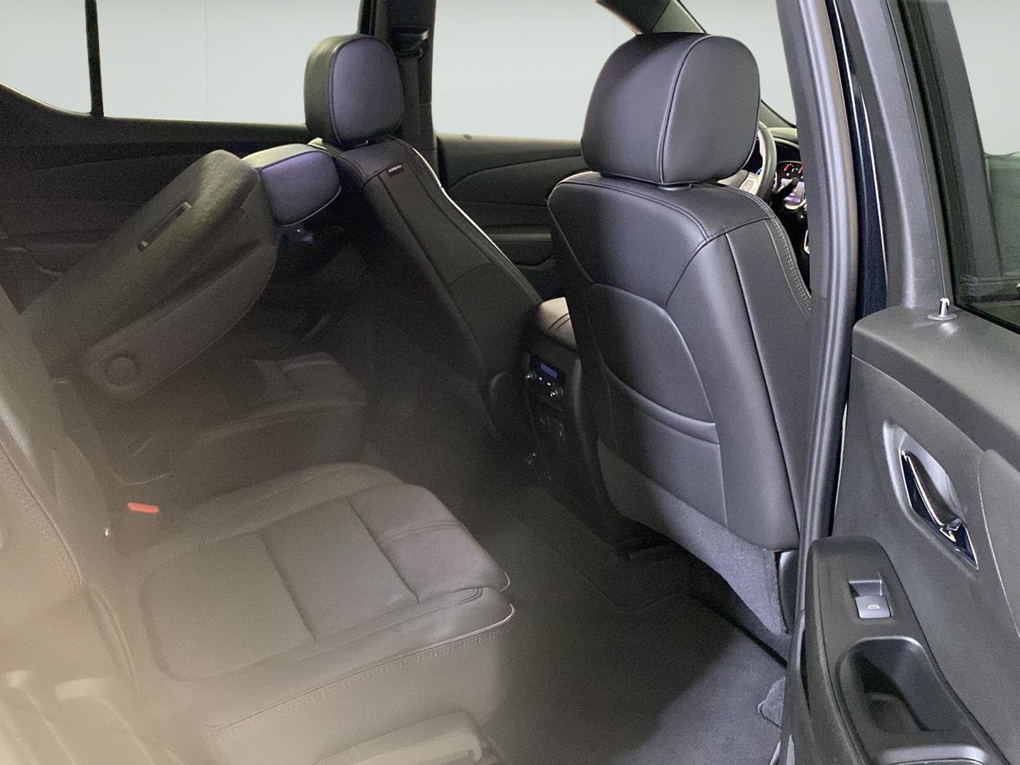 Certified 2023 Chevrolet Traverse RS FWD image 27