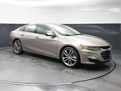 Used 2024 Chevrolet Malibu LT FWD image 3