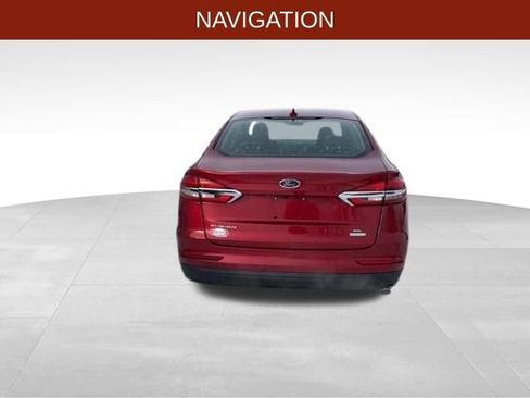 Used 2020 Ford Fusion SE image 6