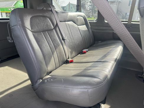 Used 2007 Chevrolet Express 1500 AWD Passenger w/ Power and Light Package image 16