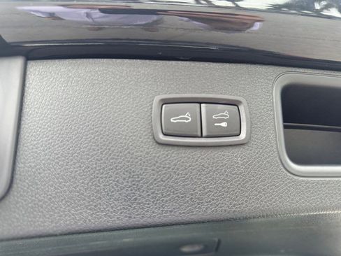 Used 2024 Porsche Macan image 10