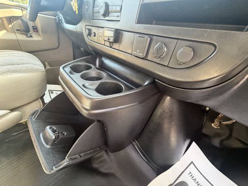 Used 2017 Chevrolet Express 2500 RWD image 29