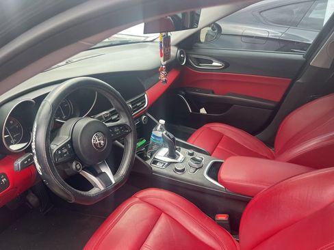 Used 2021 Alfa Romeo Giulia Sprint w/ Nero Edizione image 8