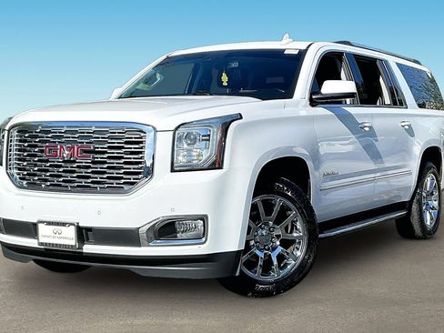 Used 2020 GMC Yukon XL Denali w/ Open Road Package AWD/4WD image 3