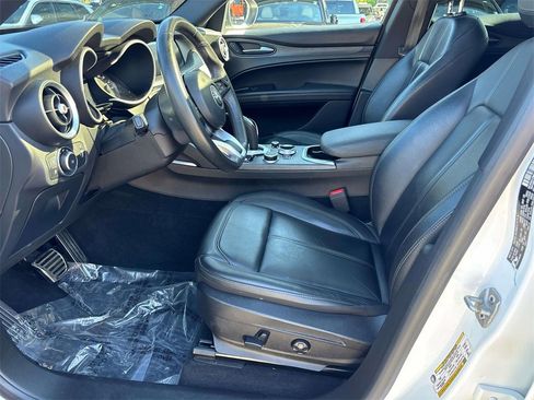 Used 2022 Alfa Romeo Stelvio Ti image 11