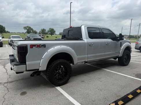 Used 2017 Ford F250 Platinum image 2