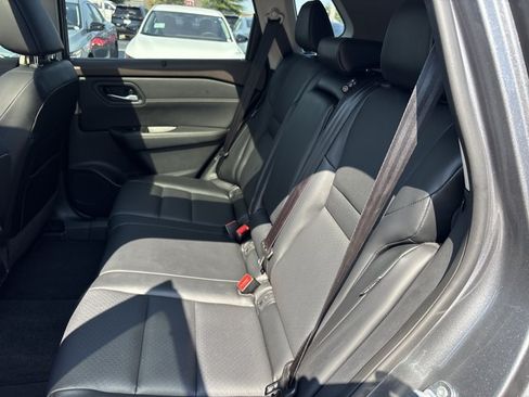Certified 2023 Nissan Rogue SV w/ SV Premium B Package FWD image 15