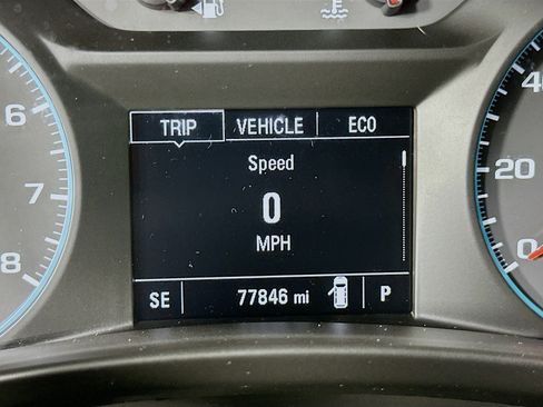 Used 2018 Chevrolet Equinox LT FWD image 19