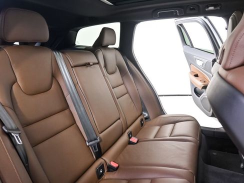 Certified 2025 Volvo V60 B5 Cross Country Plus image 23