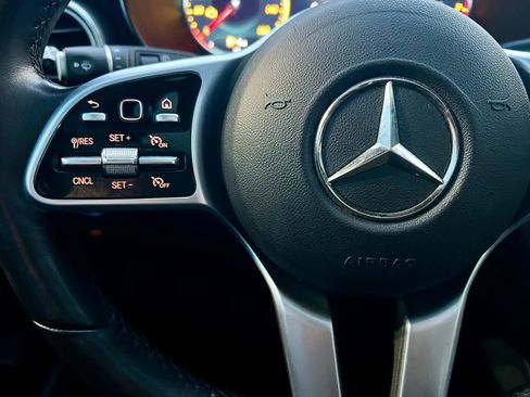 Used 2021 Mercedes-Benz GLC 300 4MATIC image 27