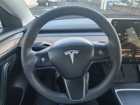 Used 2023 Tesla Model 3 Standard Range image 17