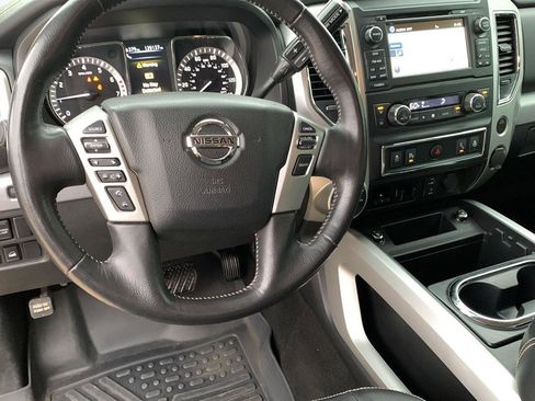 Used 2018 Nissan Titan PRO-4X w/ Pro-4x Convenience Package image 17