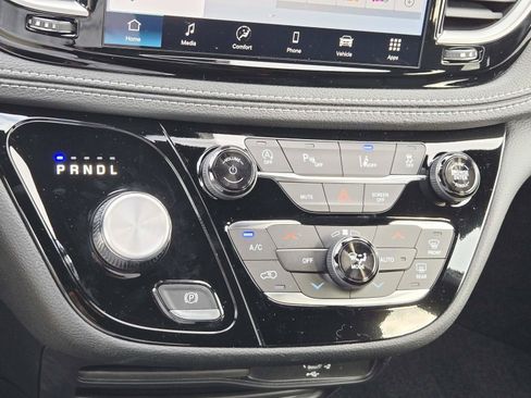 New 2026 Chrysler Pacifica Select w/ S Appearance Package FWD image 29