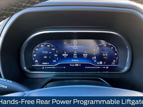 Used 2023 Chevrolet Suburban Premier image 10