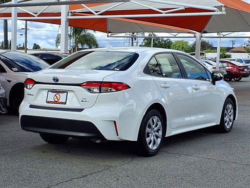 Certified 2025 Toyota Corolla LE image 4