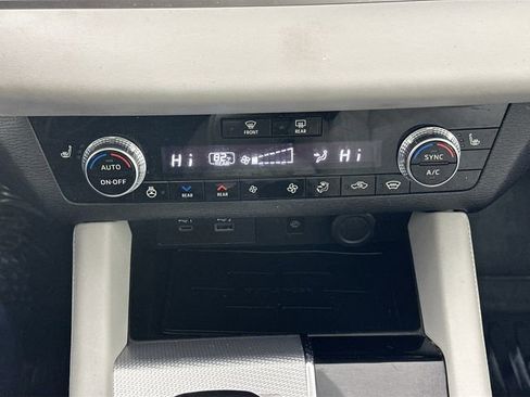 Used 2023 Mitsubishi Outlander SEL image 15