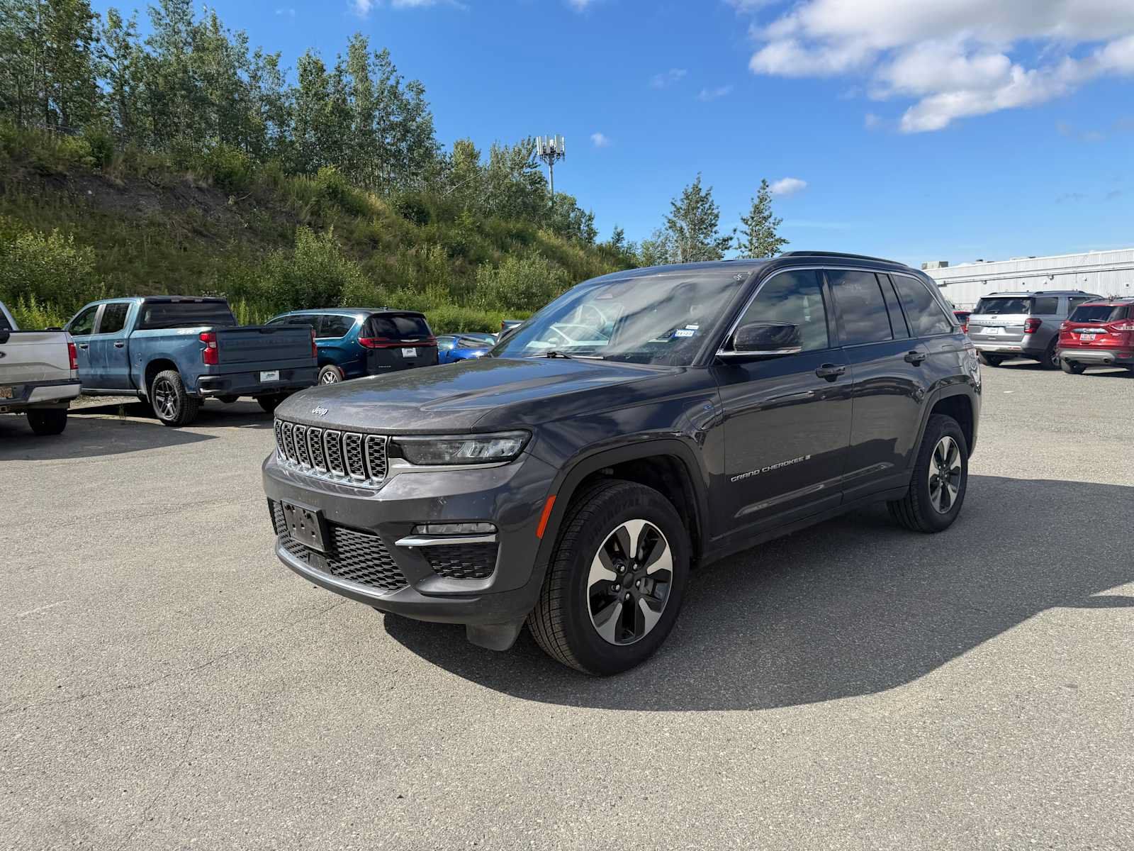 Used 2024 Jeep Grand Cherokee Limited 4xe AWD/4WD image 3