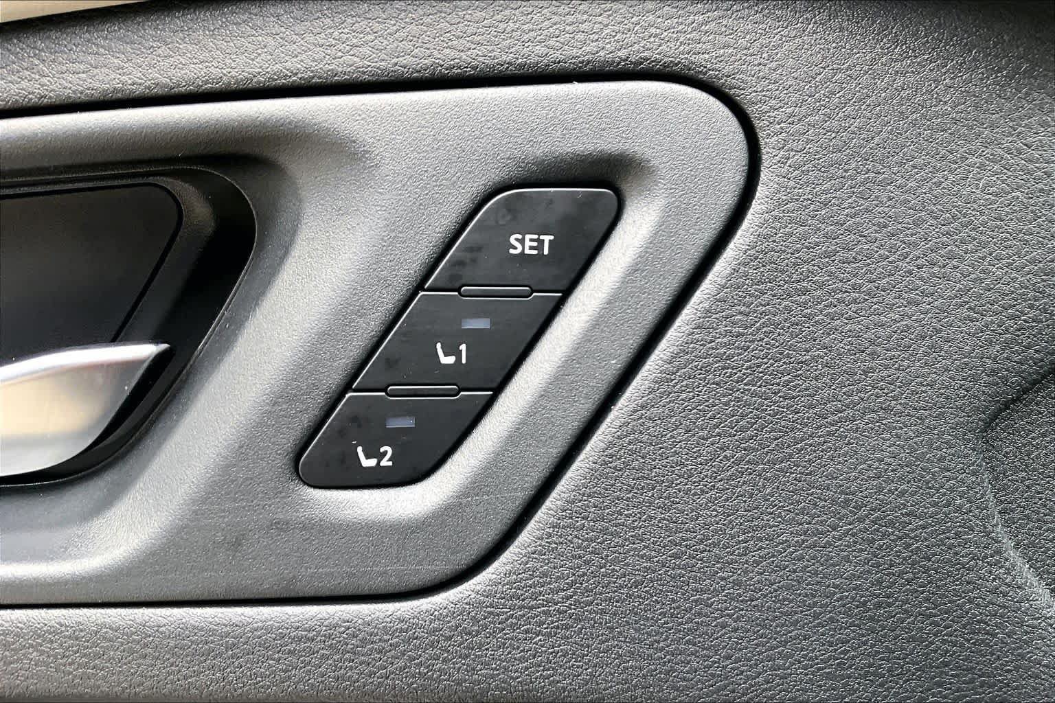 Certified 2023 Nissan Ariya FWD image 31