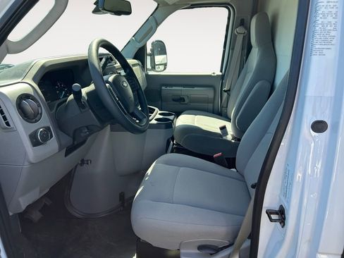 New 2026 Ford E-450 and Econoline 450 Super Duty RWD image 9