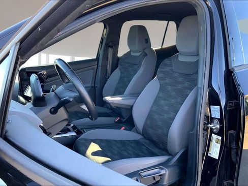 Used 2022 Volkswagen ID.4 Pro image 24