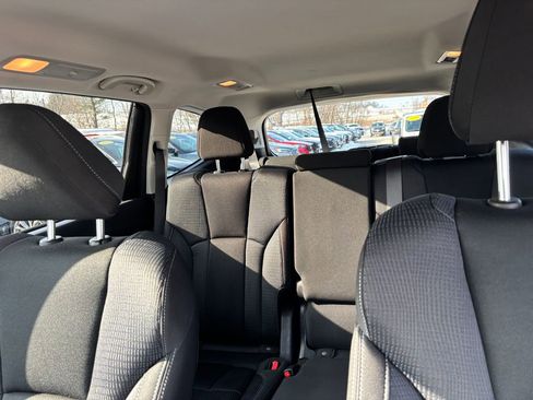 Used 2023 Subaru Ascent Premium w/ Convenience Package image 18