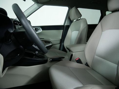 Certified 2025 Kia Soul LX image 14