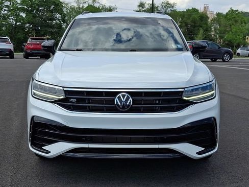 Used 2024 Volkswagen Tiguan SE R-Line AWD/4WD image 5