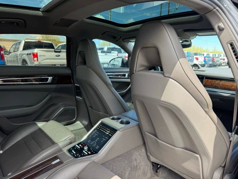Used 2018 Porsche Panamera 4S Executive w/ Sport Chrono Package image 28