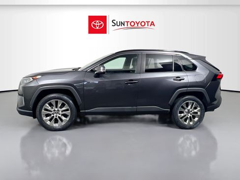 Used 2021 Toyota RAV4 XLE Premium FWD image 7