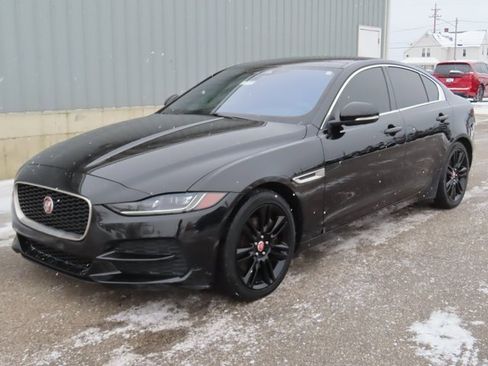 Used 2020 Jaguar XE S image 8