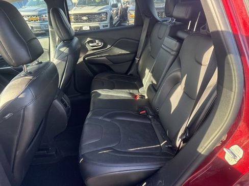 Used 2019 Jeep Cherokee Limited AWD/4WD image 23