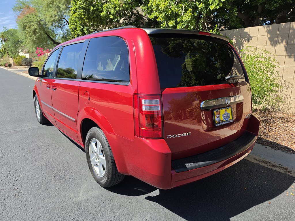 Used 2009 Dodge Grand Caravan SXT w/ Entertainment Group 2 FWD image 14
