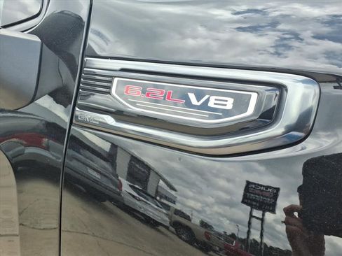 Used 2023 GMC Sierra 1500 AT4 w/ AT4 Premium Package AWD/4WD image 10