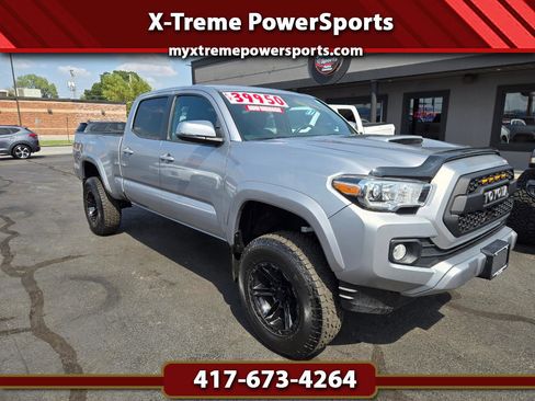 Used 2021 Toyota Tacoma TRD Off-Road image 1