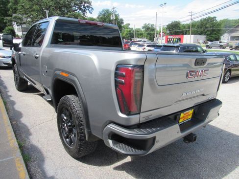 Used 2025 GMC Sierra 2500 AT4 AWD/4WD image 11