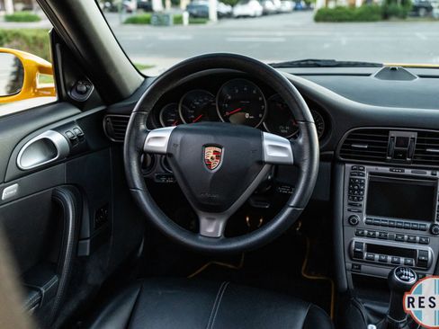 Used 2005 Porsche 911 Carrera image 40