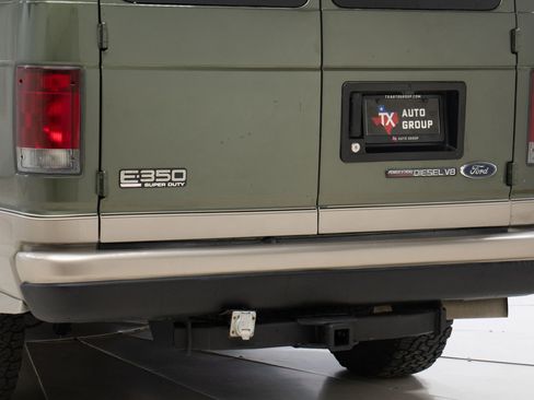 Used 2002 Ford E-350 and Econoline 350 Van image 16