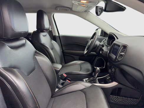 Used 2018 Jeep Compass Latitude w/ Popular Equipment Group image 39