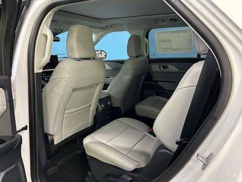 New 2026 Ford Explorer Active w/ Active Comfort Package image 33