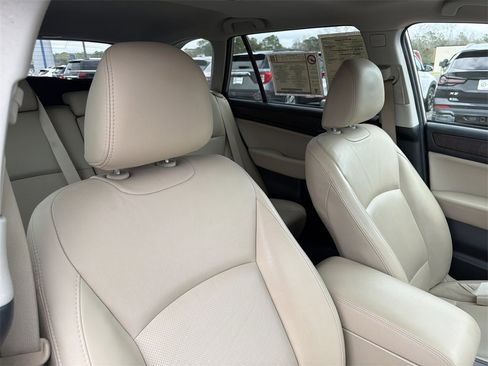 Used 2017 Subaru Outback 3.6R Limited w/ Popular Package #5 image 19