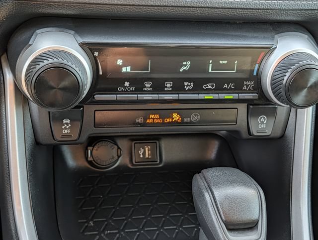 Used 2025 Toyota RAV4 LE AWD/4WD image 17
