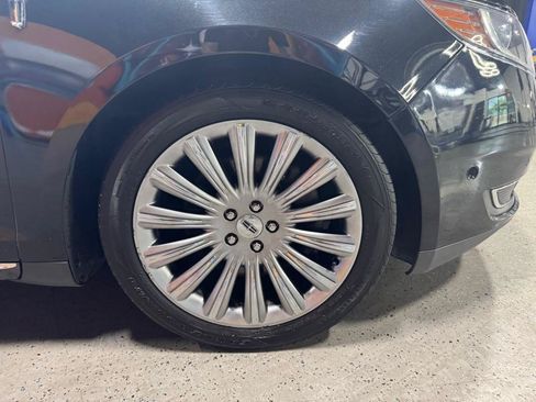Used 2014 Lincoln MKS AWD w/ Equipment Group 101A image 27