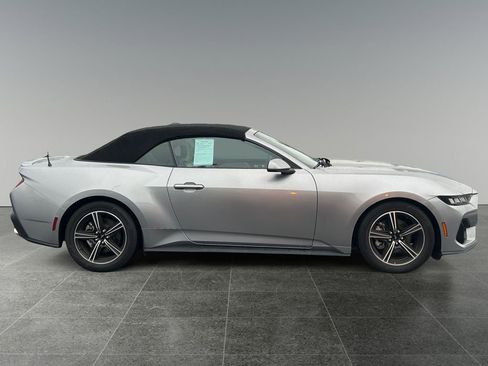 Used 2024 Ford Mustang Premium image 8