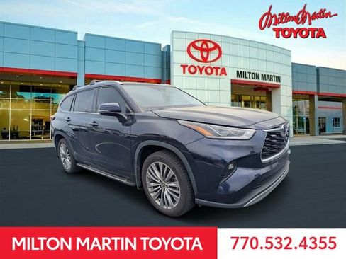 Used 2021 Toyota Highlander Platinum image 1