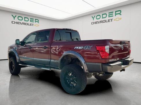 Used 2017 Nissan Titan PRO-4X w/ Pro-4x Convenience Package AWD/4WD image 9