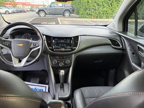 Used 2019 Chevrolet Trax LT w/ LT Convenience Package FWD image 22