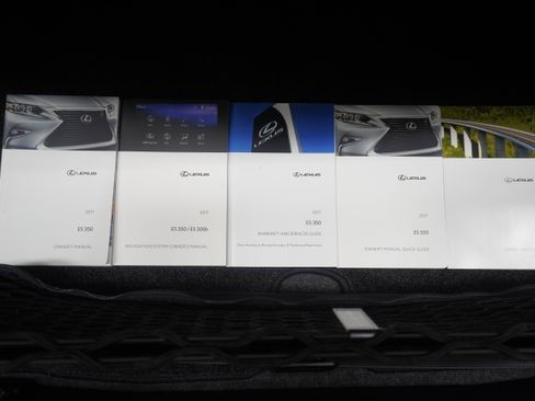 Used 2017 Lexus ES 350 w/ Luxury Package FWD image 31